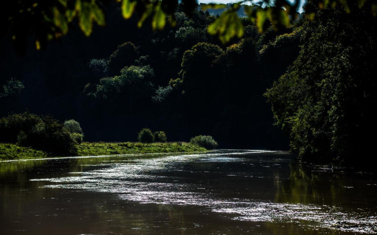 Parva Farmhouse Riverside Guesthouse Tintern Exterior foto